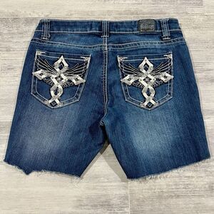 Love Nation Women's Size 4 Embroidered Bejeweled‎ Denim Blue Shorts Raw Hem